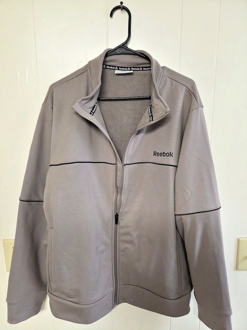 Reebok Gray Full-Zip, Pocketed, Fleece Lined Track Jacket Like New